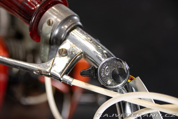 Ostatní značky Ostatní modely Bianchi AQUILOTTO LADY (VELOMOTORE) 1966