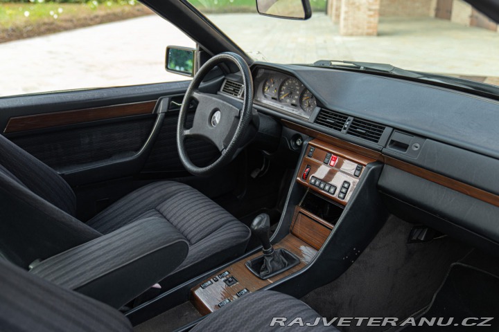 Mercedes-Benz 200 CE 200 Coupé 1990