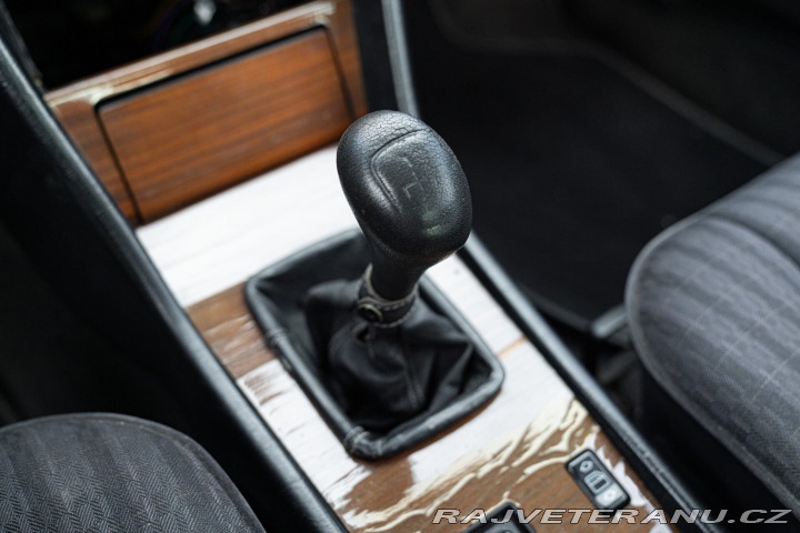 Mercedes-Benz 200 CE 200 Coupé 1990