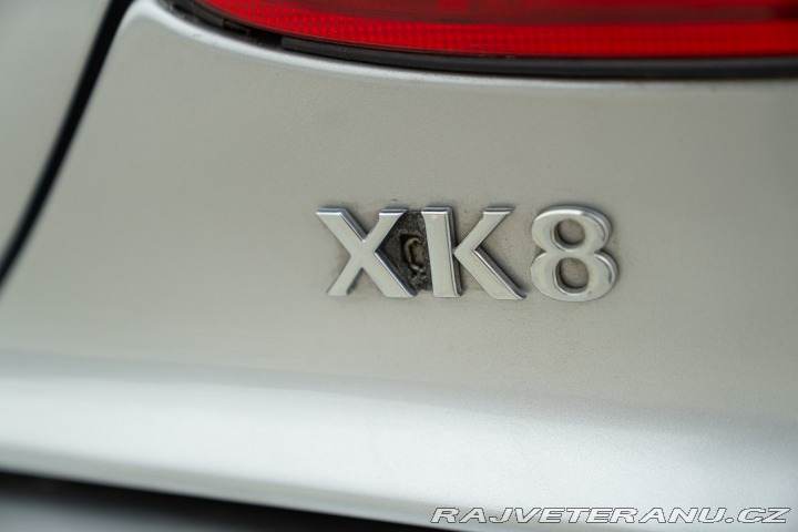 Jaguar XK8 SPIDER 2000