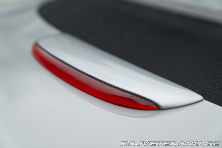 Jaguar XK8 SPIDER 2000