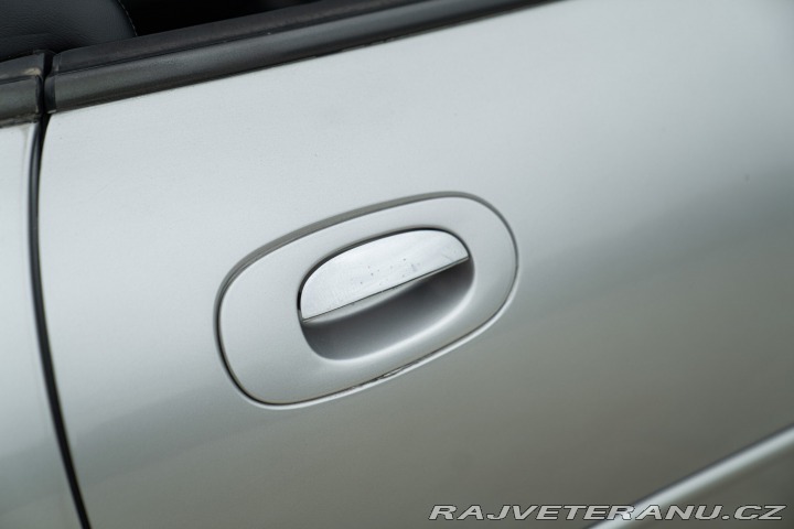 Jaguar XK8 SPIDER 2000