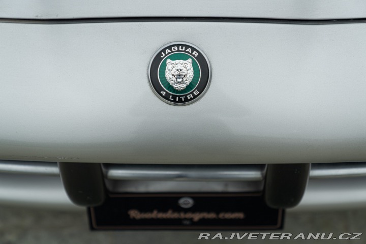 Jaguar XK8 SPIDER 2000