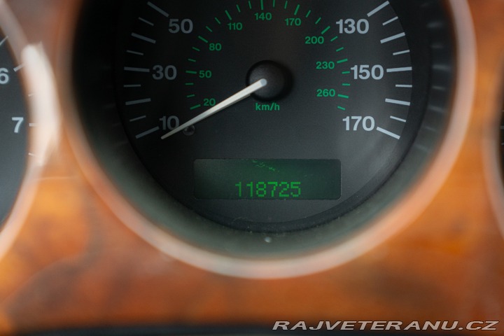 Jaguar XK8 SPIDER 2000