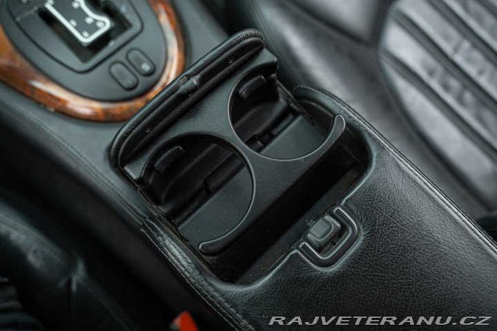 Jaguar XK8 SPIDER 2000