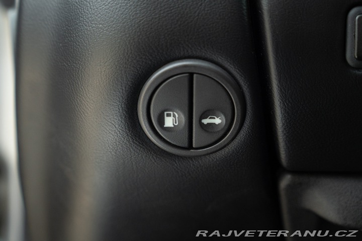 Jaguar XK8 SPIDER 2000