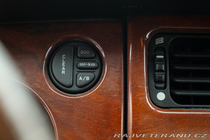 Jaguar XK8 SPIDER 2000