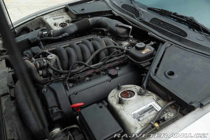 Jaguar XK8 SPIDER 2000