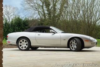 Jaguar XK8 SPIDER 2000