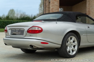 Jaguar XK8 SPIDER 2000