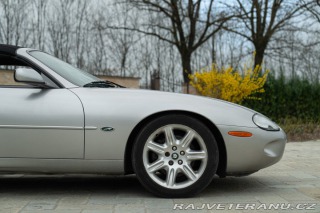 Jaguar XK8 SPIDER 2000