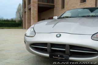 Jaguar XK8 SPIDER 2000