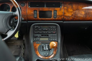 Jaguar XK8 SPIDER 2000