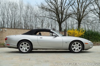 Jaguar XK8 SPIDER 2000