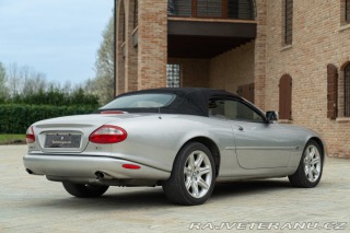 Jaguar XK8 SPIDER 2000
