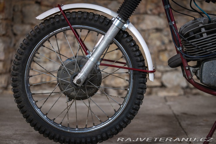 Jawa 250 652 SOUTĚŽNÍ TRUBKA 1974