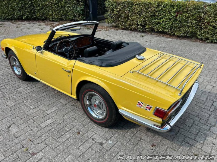 Triumph TR6 Mimosa Yellow 1974