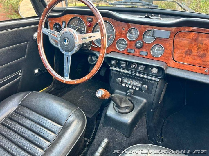 Triumph TR6 Mimosa Yellow 1974