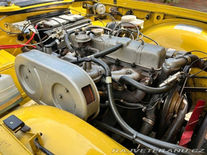 Triumph TR6 Mimosa Yellow 1974