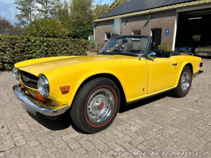Triumph TR6 Mimosa Yellow 1974