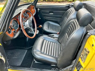 Triumph TR6 Mimosa Yellow 1974