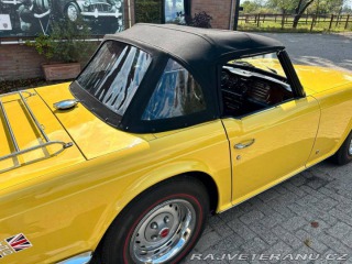 Triumph TR6 Mimosa Yellow 1974