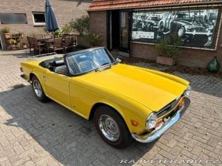Triumph TR6 Mimosa Yellow 1974