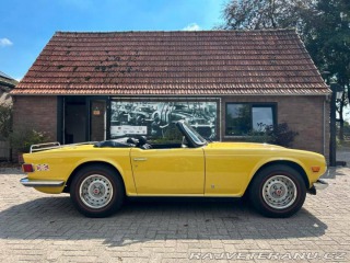 Triumph TR6 Mimosa Yellow 1974