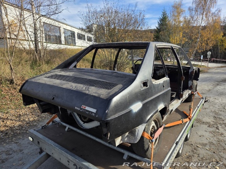 Tatra 613 T613 1 (3) s TP 1977