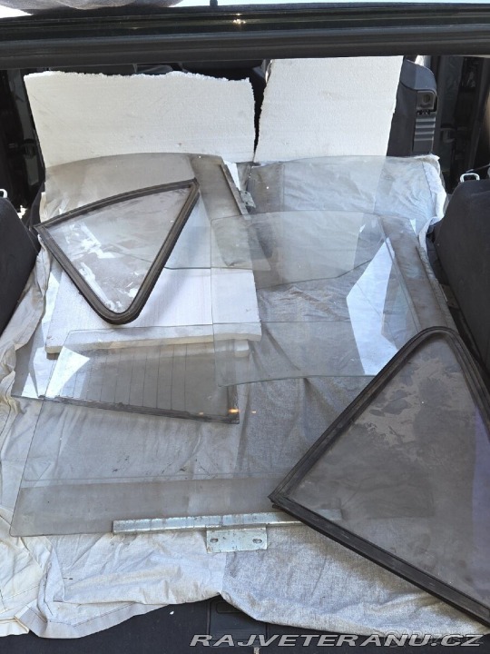 Tatra 613 T613 1 (3) s TP 1977