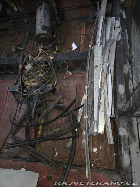 Tatra 613 T613 1 (3) s TP 1977