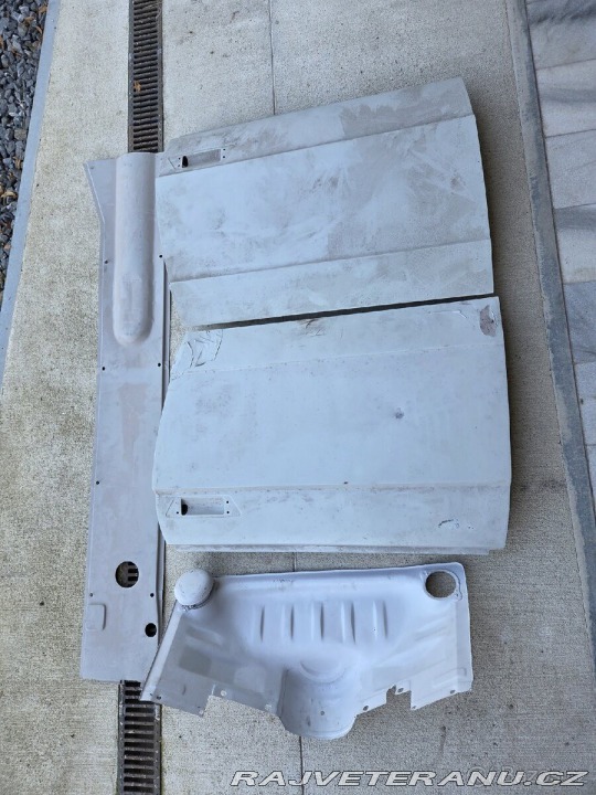 Tatra 613 T613 1 (3) s TP 1977