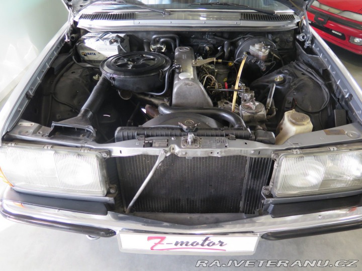 Mercedes-Benz E 123 3.0D pohřební vůz, TO 1983