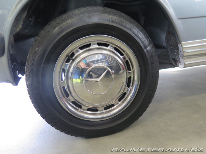 Mercedes-Benz E 123 3.0D pohřební vůz, TO 1983