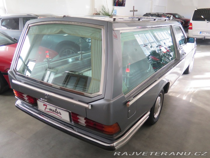 Mercedes-Benz E 123 3.0D pohřební vůz, TO 1983