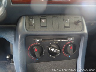 Mercedes-Benz E 123 3.0D pohřební vůz, TO 1983