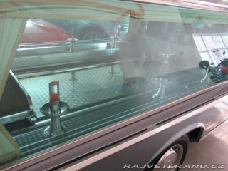 Mercedes-Benz E 123 3.0D pohřební vůz, TO 1983