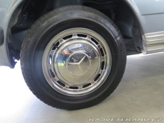 Mercedes-Benz E 123 3.0D pohřební vůz, TO 1983