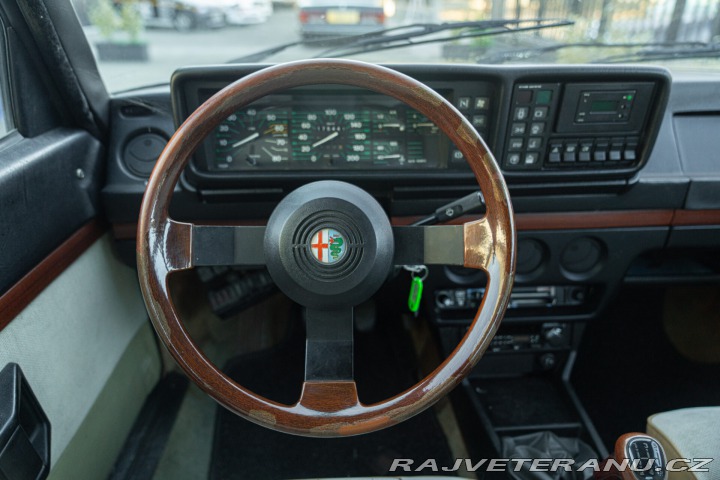 Alfa Romeo Alfetta 2.0 1983