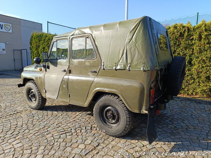 UAZ 469 1988