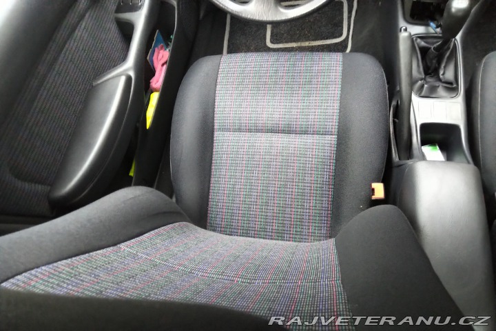 Toyota Carina KLIMA-BEZ KOROZE-SERVIS 1995