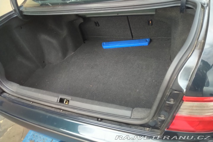 Toyota Carina KLIMA-BEZ KOROZE-SERVIS 1995