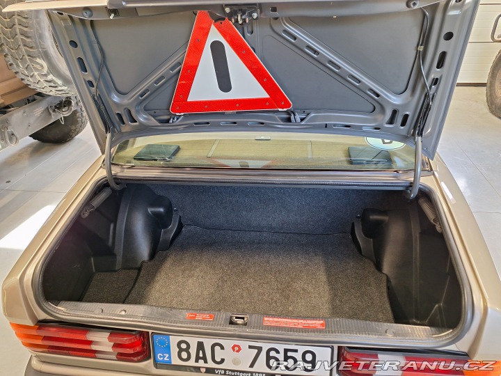 Mercedes-Benz 190 1989