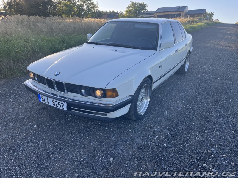 BMW 7 E32, 730i
