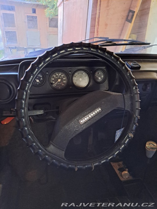 Škoda 105 105 L 1985