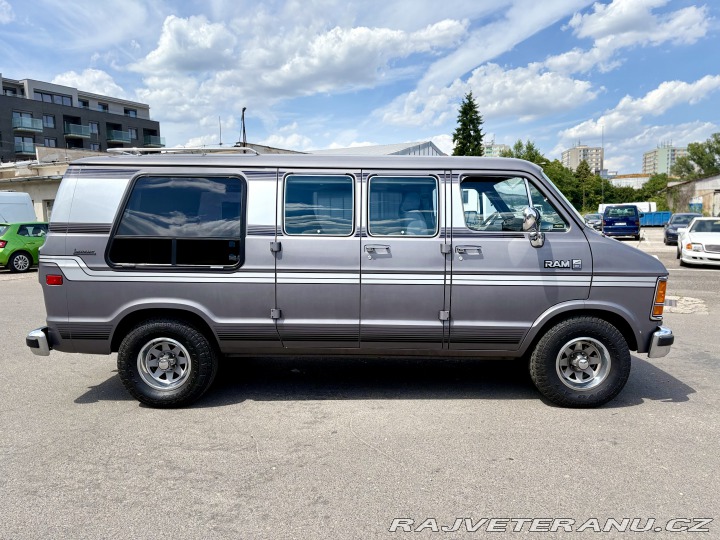 Dodge Ostatní modely B250 RAM VAN 1989