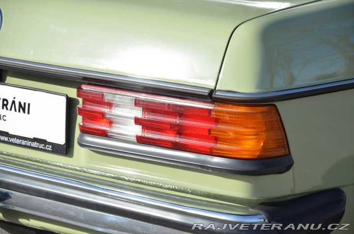 Mercedes-Benz 300 W123 300D 1976