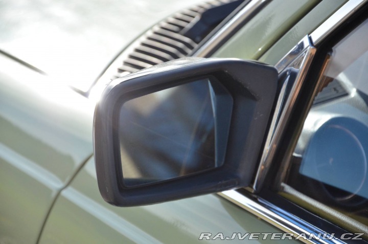 Mercedes-Benz 300 W123 300D 1976