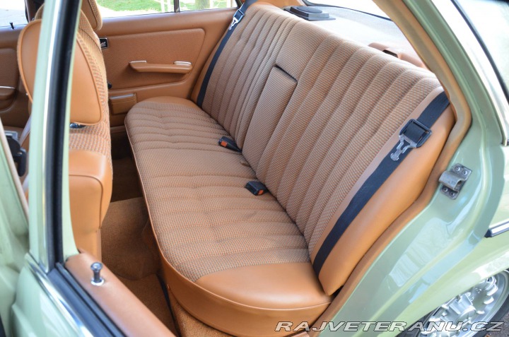 Mercedes-Benz 300 W123 300D 1976