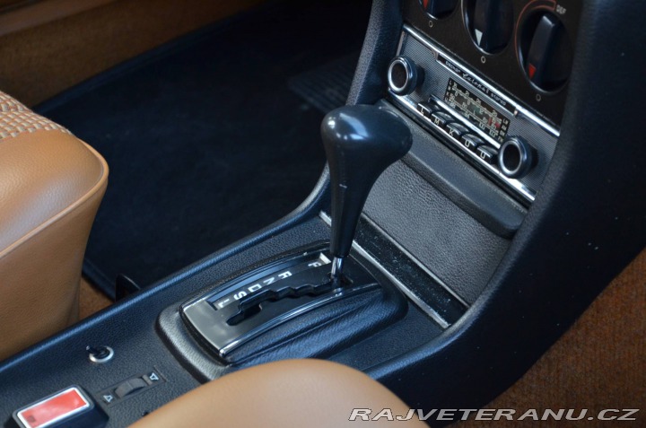 Mercedes-Benz 300 W123 300D 1976